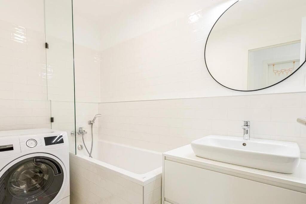 ברטיסלאבה Urban Apartment With Possibility Of Parking מראה חיצוני תמונה